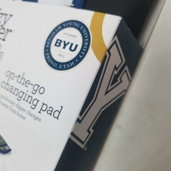 Cozy Cover On The Go Changing Pad. BYU PROVO UTAH - Picture 10 of 10
